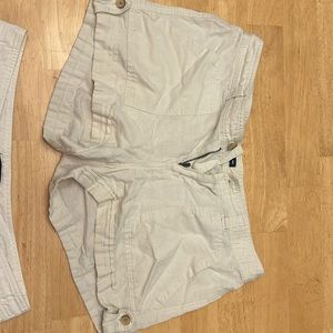 Set of 2 Gap Linen Shorts